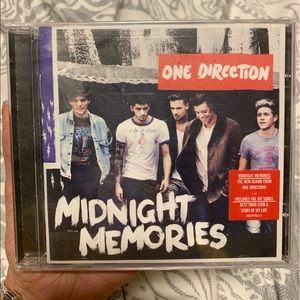 ❗️SOLD❗️One Direction Midnight Memories CD Album